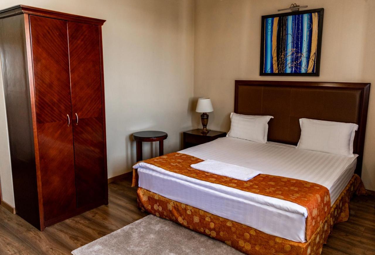 Boutique Hotel Igmas, Prishtina Приштина Экстерьер фото